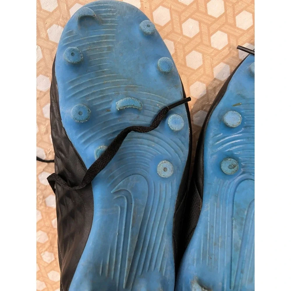 Nike Tiempo Legend 8 Club Soccer Cleats Black Blue AT6107-090 Size 6Y